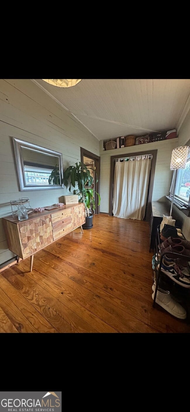 Building Photo - 834 Fulton Terrace SE