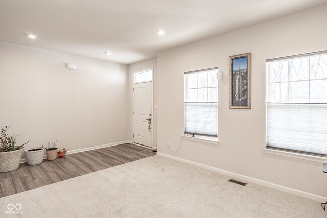 Foto del edificio - 453 Gathering Ln