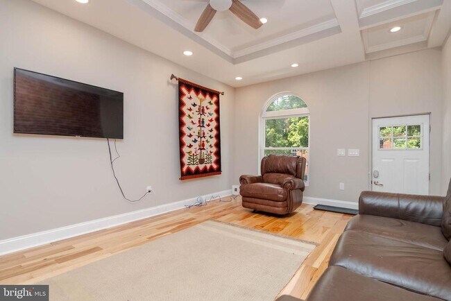 Foto del edificio - 527 S Lakewood Ave
