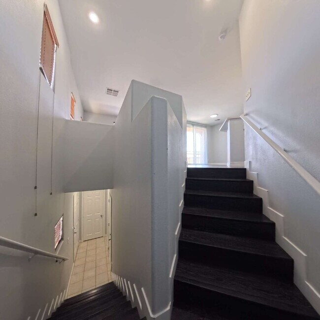 Building Photo - Spacious 2-bed 2-bath with Attached Car Garage at Tripoly!