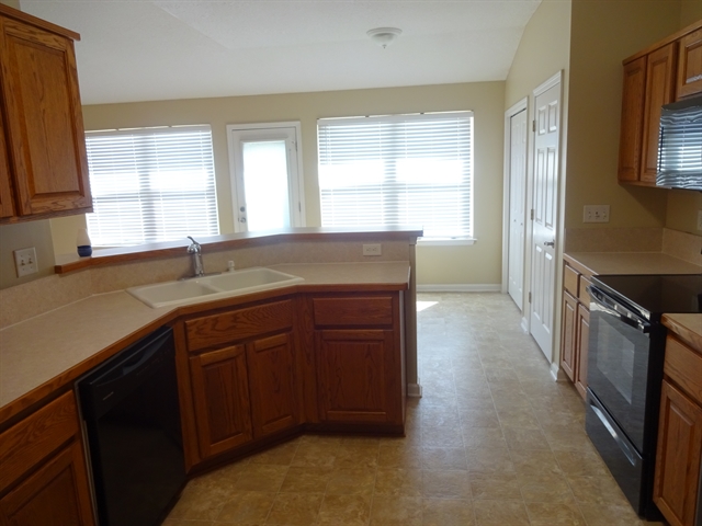 Building Photo - 3062 Hidden Oaks Dr