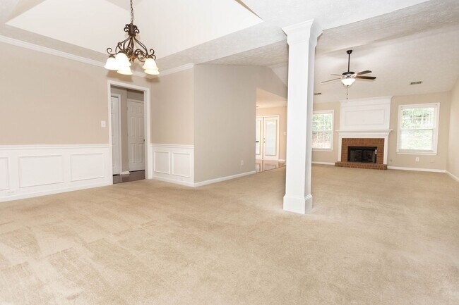 Foto del edificio - Price Drop Alert!  Fall Rent Specials Now ...