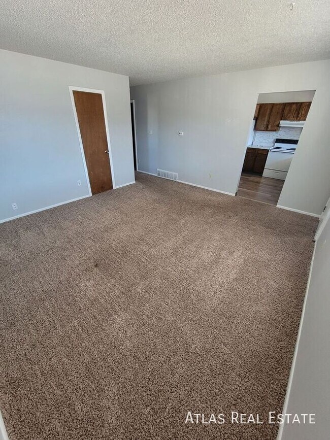 Building Photo - ONE MONTH FREE!!!