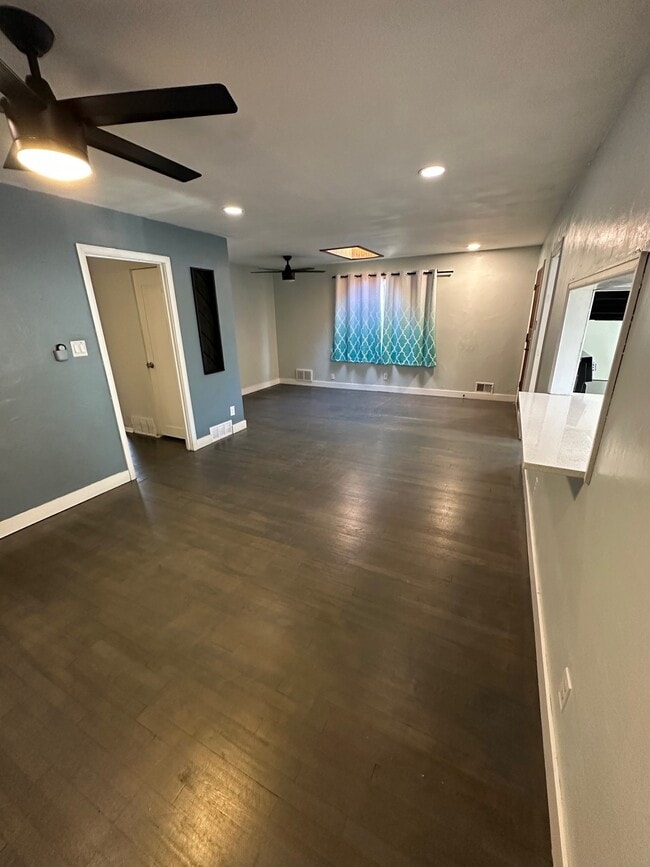 Foto del edificio - 1325 S Utica St