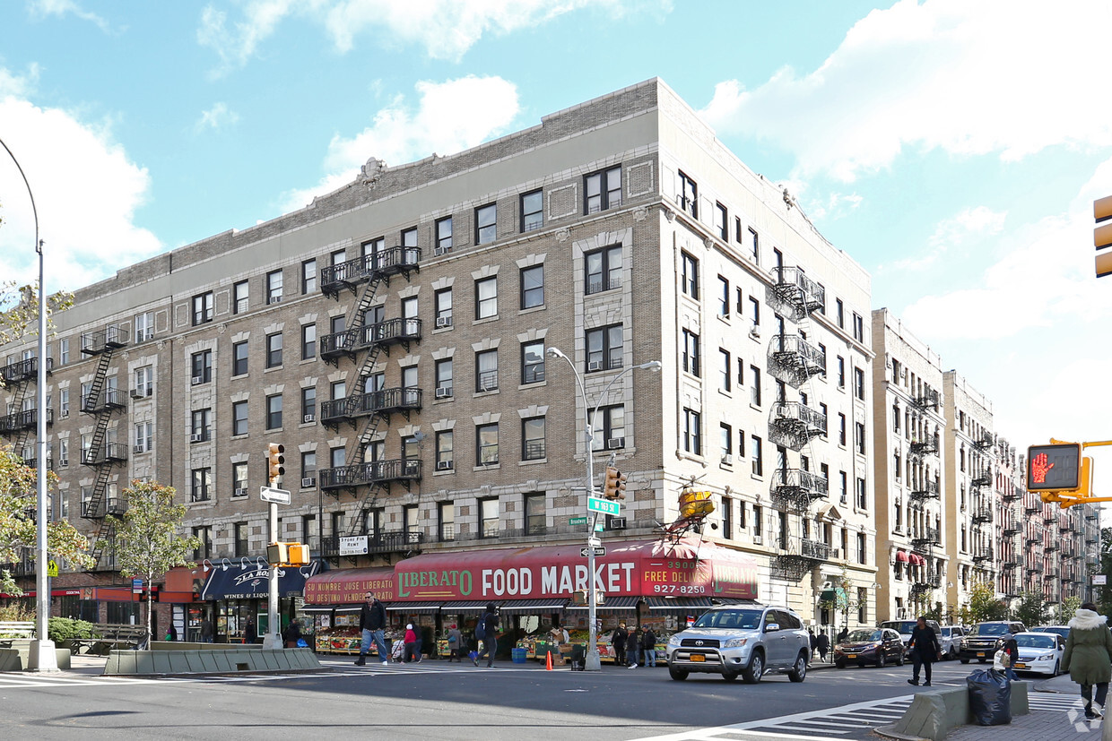 Primary Photo - 3900 Broadway