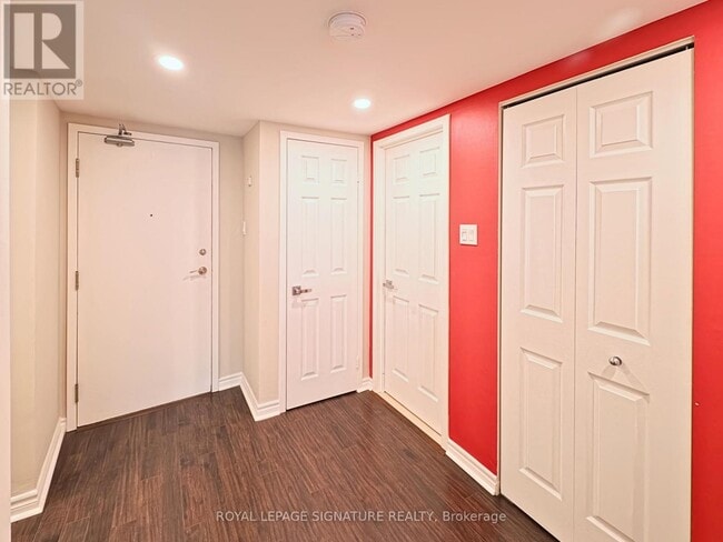 Building Photo - 77 Harbour Square