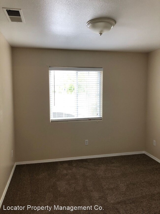 Building Photo - 6110-6116 Royal Coach Cir
