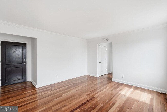 Foto del edificio - 906 S Washington St