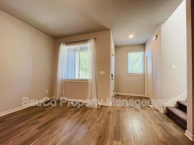 Foto del edificio - 6473 SE Genrosa St