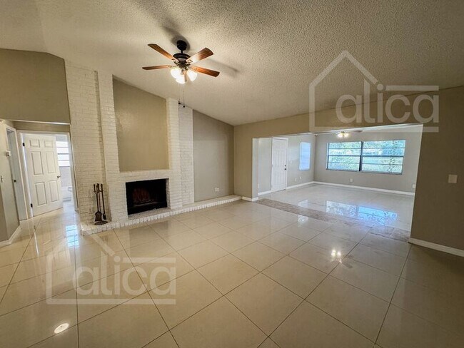 Foto del edificio - 17633 Meadowbridge Dr