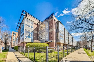 Building Photo - 45 E 23rd St