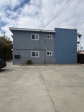 Building Photo - 1411-1417 Holly Ave