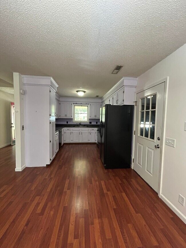 Foto del edificio - 1310 Crowndale Dr