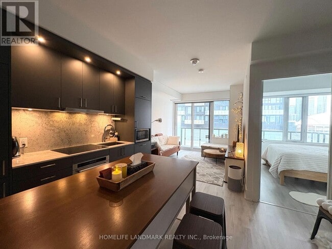 Photo du bâtiment - 480 Front St W