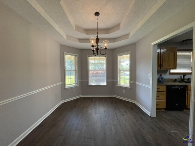 Building Photo - 102 S Gala Ct