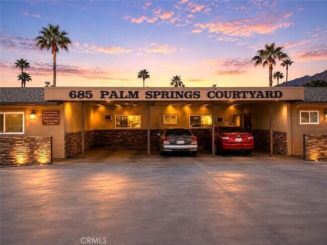 Building Photo - 685 E Vista Chino