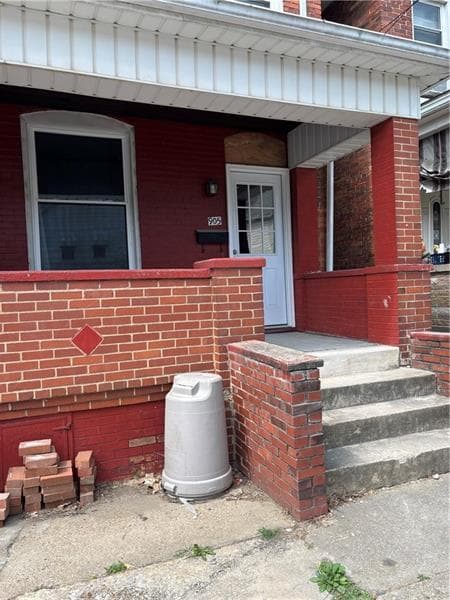 Building Photo - 905 Orr Ave