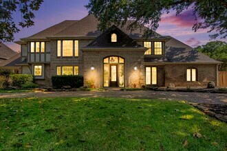 Building Photo - 15010 Terrace Oaks Dr
