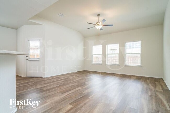 Foto del edificio - 446 Stuart Ln