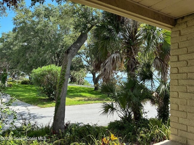 Building Photo - 803 Rockledge Dr
