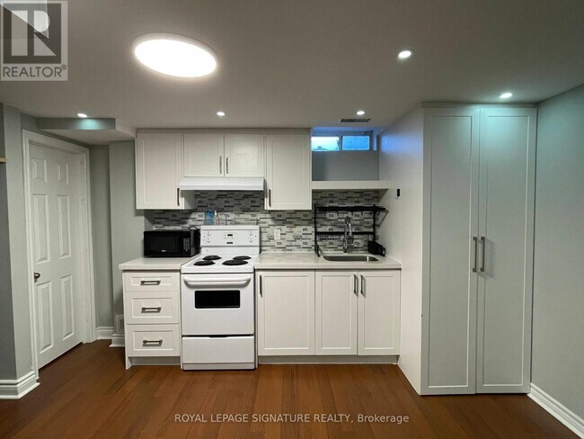 Building Photo - 157 Rouge River Dr