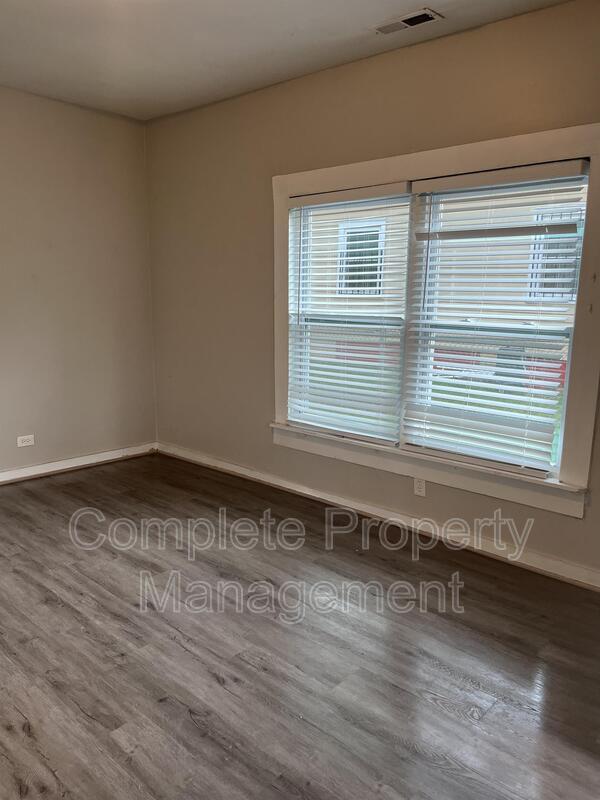 Foto del edificio - 3125 Beech Avenue Southwest - 1