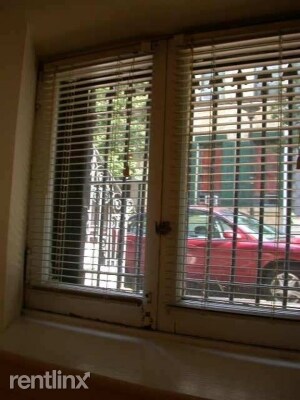 Foto del edificio - 2208 Saint James St