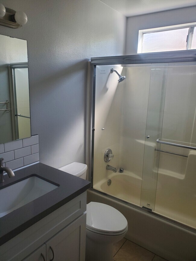 Baño2 - 7892 2nd St