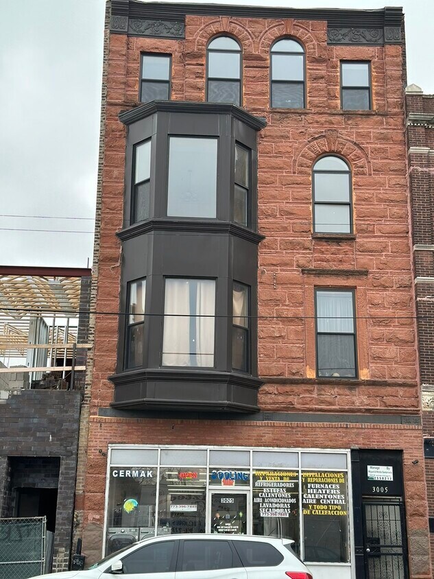 Primary Photo - 3005 W Cermak Rd
