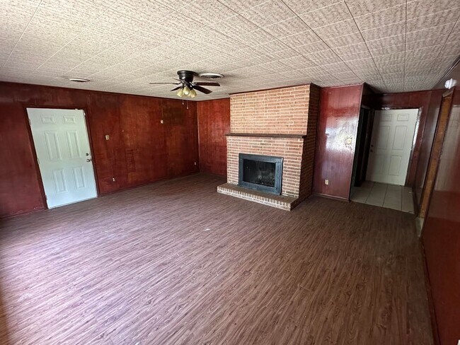 Building Photo - 3218 Meadow Forest Dr