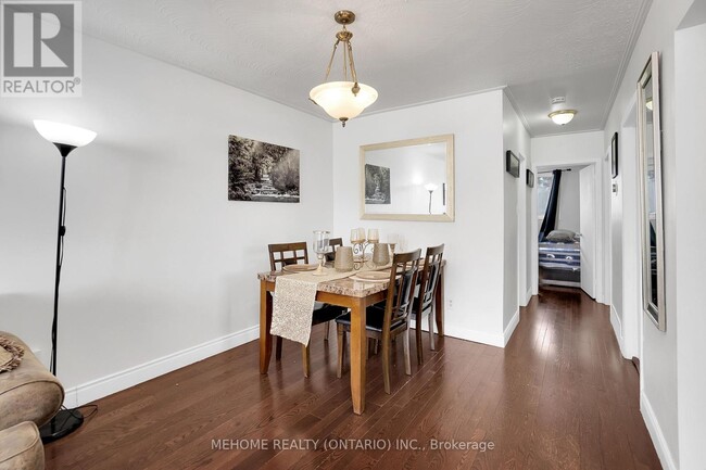 Building Photo - 1508 Sandgate Crescent
