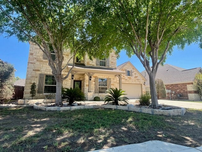 Building Photo - Fabulous 5 Bedroom/4 Full Bath Home w/ Stu...