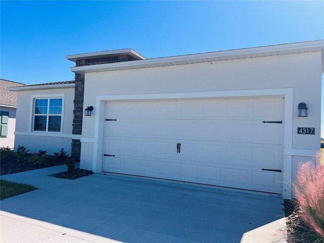 Foto del edificio - 4317 Riverbend Blvd