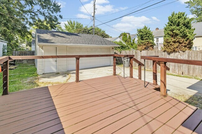 Foto del edificio - 1542 Craigwood Rd