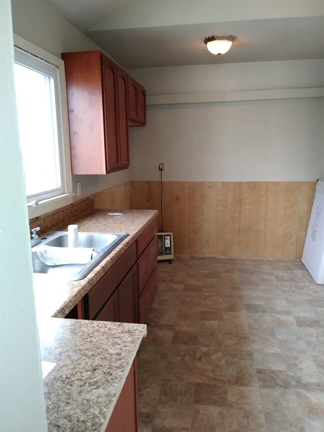 Kitchen - 7005 John Adams Way