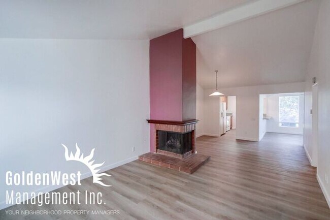 Foto del edificio - Remodeled 2Bdm 1Ba Townhome at Rancho Peña...