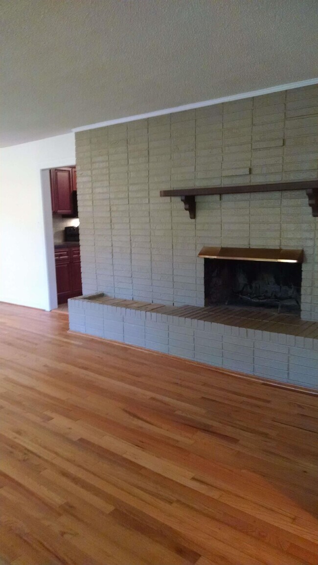 Building Photo - 4018 Avera Ave