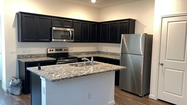 Building Photo - 114 Woodpecker Run