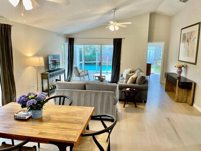 Building Photo - 6 Admirals Ct