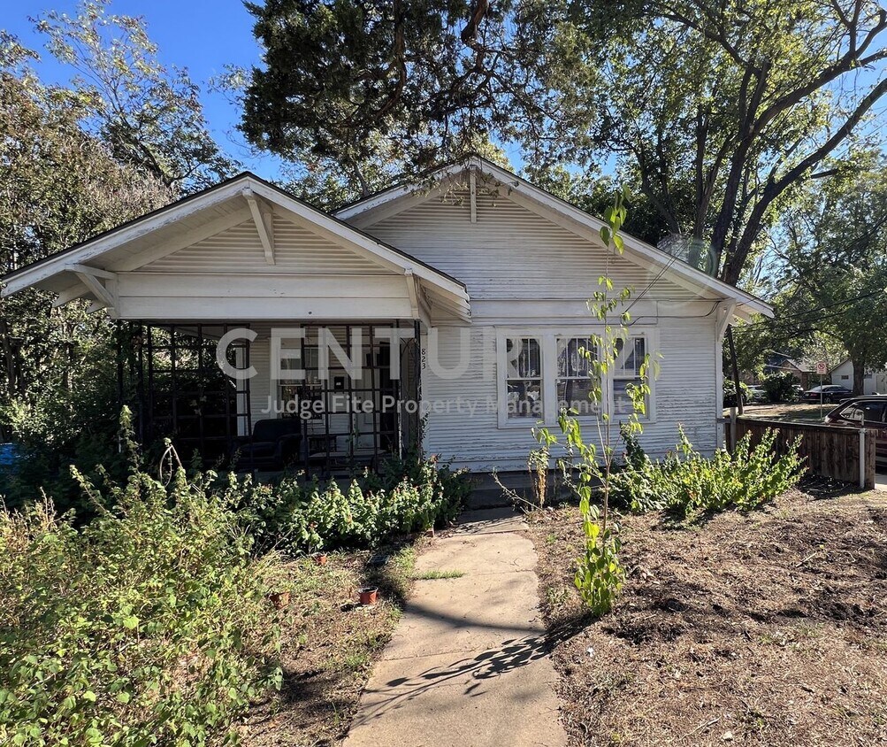 Foto principal - Cute 1/1 Duplex Just Minutes from Campus R...