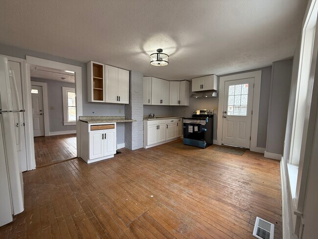 Foto del edificio - 84 Monadnock St
