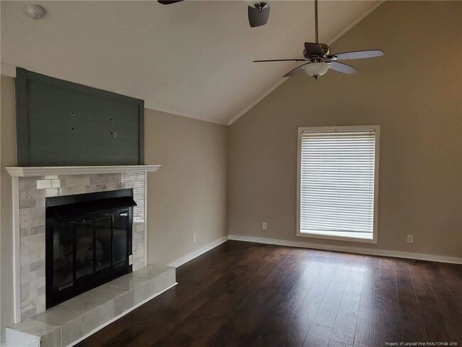 Foto del edificio - 316 Whipple Tree Ln