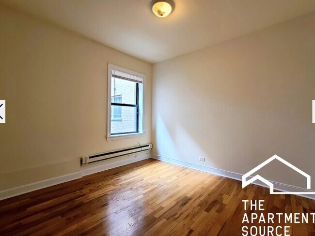 Foto del edificio - 3726 N Pine Grove Ave
