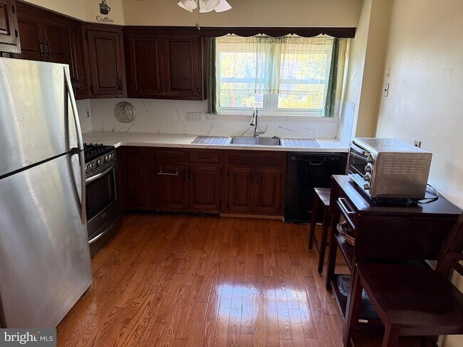 Foto del edificio - 3555 Churchill Ln