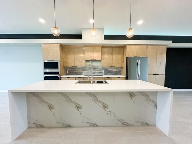 Foto del edificio - 4602 Juniper Cir