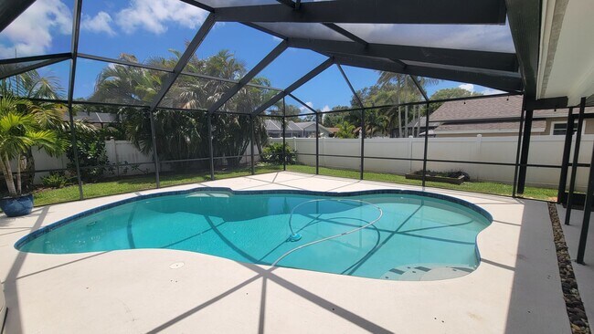 Foto del edificio - 3/2/2 Seminole Home with Pool