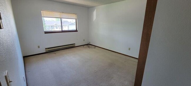 Building Photo - 3 bedroom in Billings MT 59105