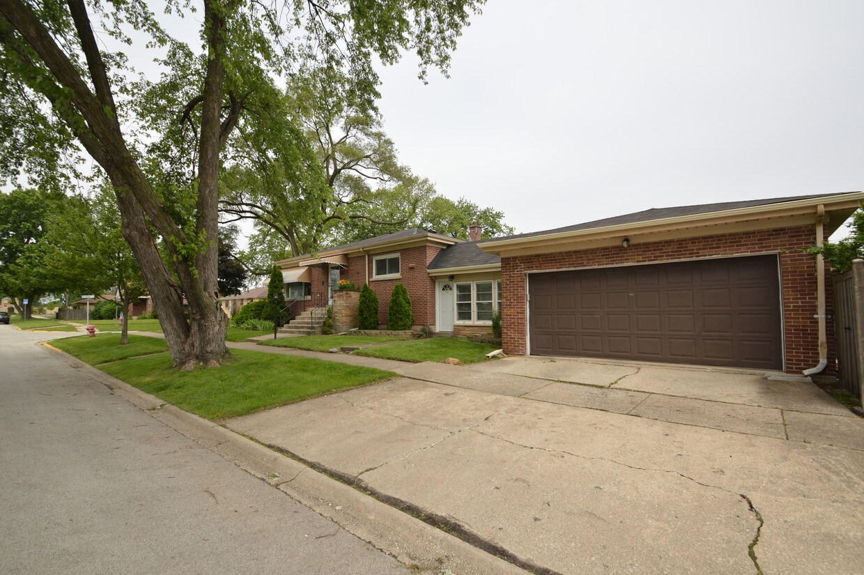 Primary Photo - 1357 Heidorn Ave