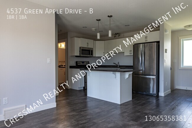 Photo du bâtiment - 1 Bed 1 Bath Carriage suite in Regina SK