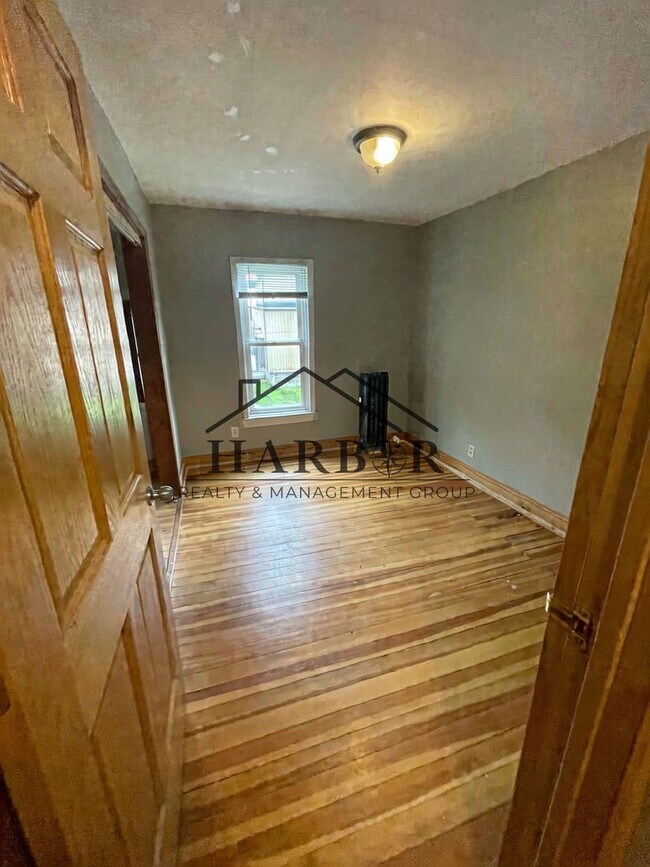 Building Photo - Great Western Apartments